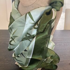 Vintage Green Asian Bamboo Print Scarf